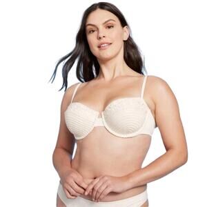 Shade & Shore Floral Crochet Underwire Bikini Top Size 36D Striped Off White New